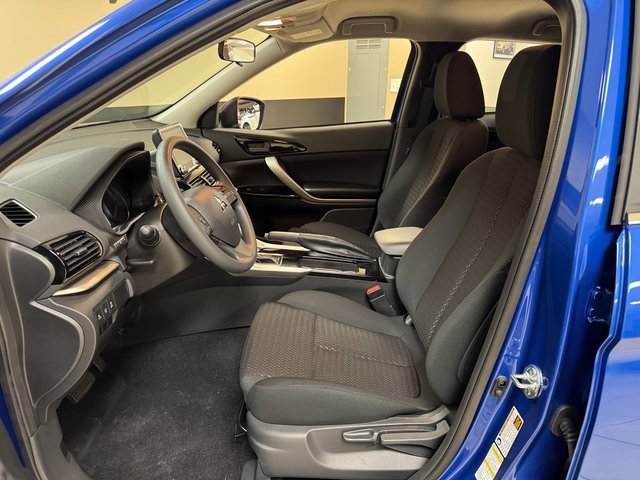 New 2025 Mitsubishi Eclipse Cross LE image 8