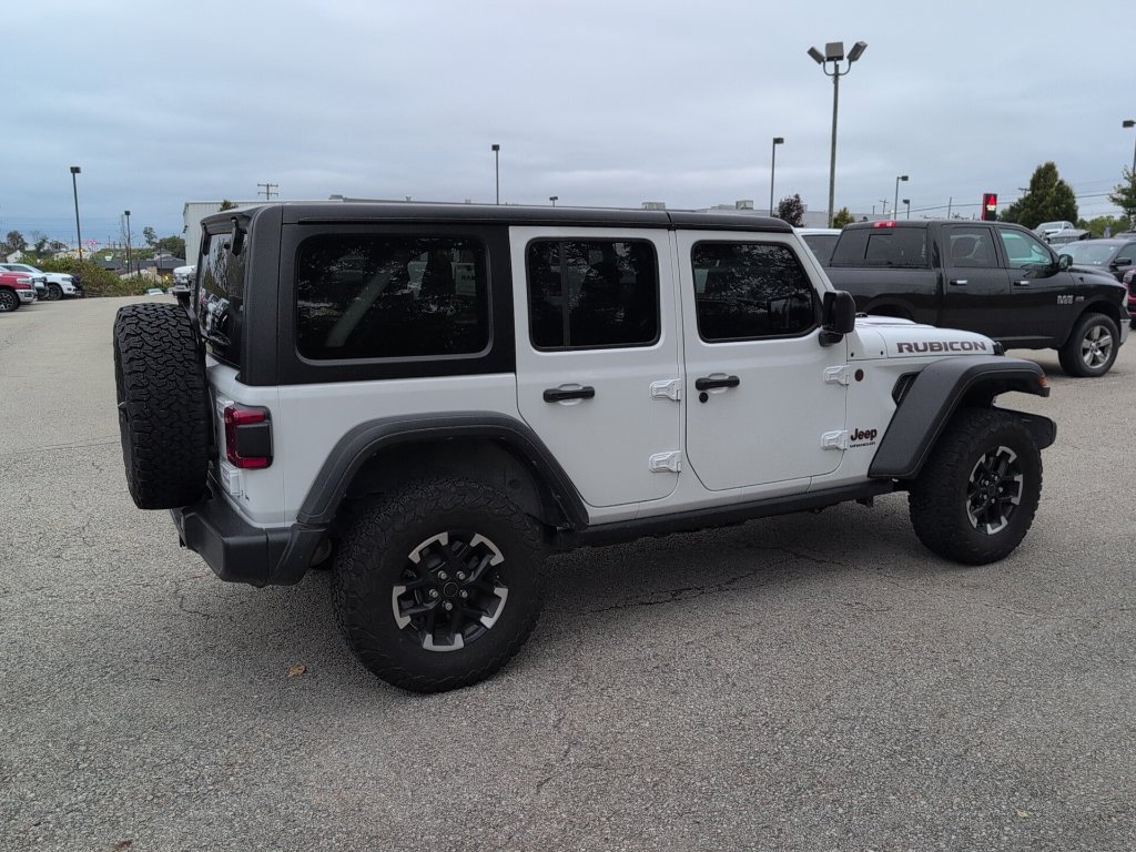 Used 2024 Jeep Wrangler Unlimited Rubicon w/ Technology Group AWD/4WD image 5