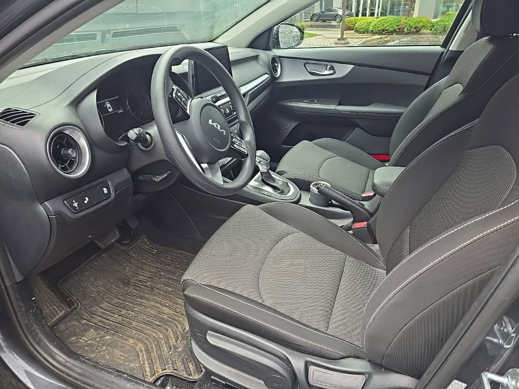Used 2022 Kia Forte LXS w/ LXS Technology Package image 14