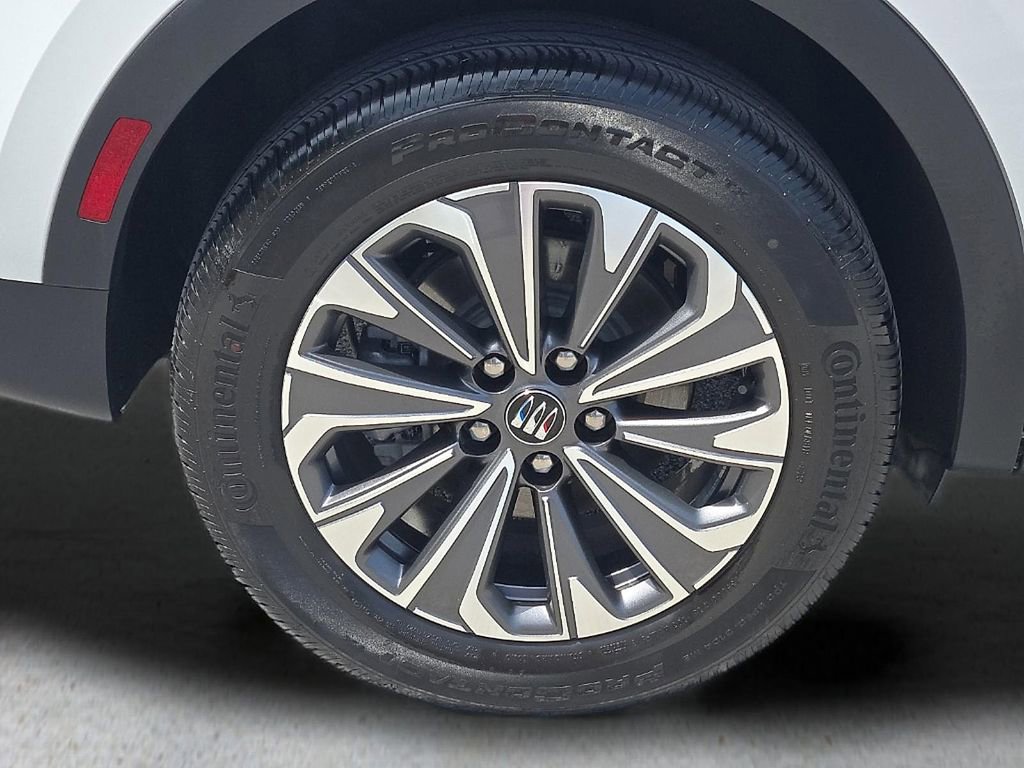Used 2024 Buick Envision Preferred AWD/4WD image 8