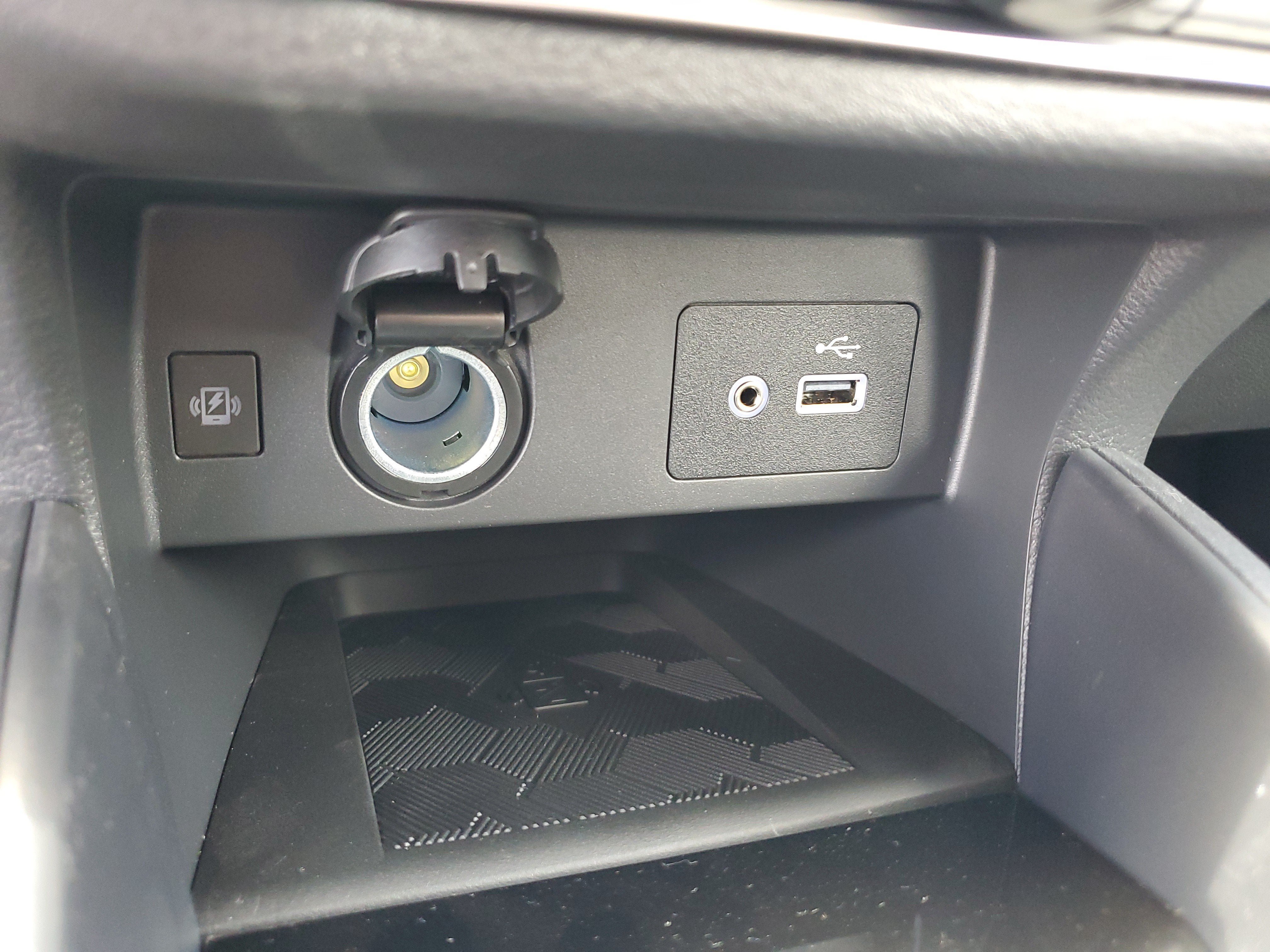 New 2025 Nissan Versa SV w/ Trunk Package FWD image 25