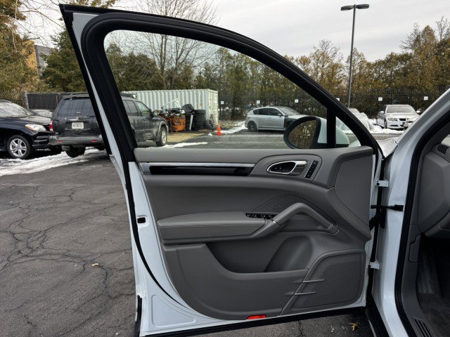 Used 2013 Porsche Cayenne image 19
