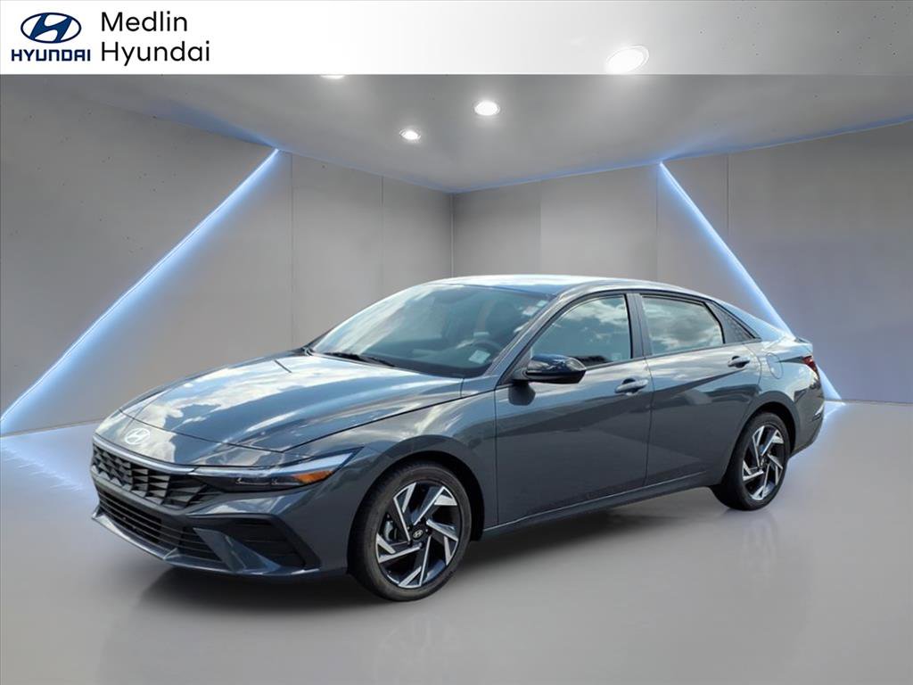 Used 2025 Hyundai Elantra Sport image 27