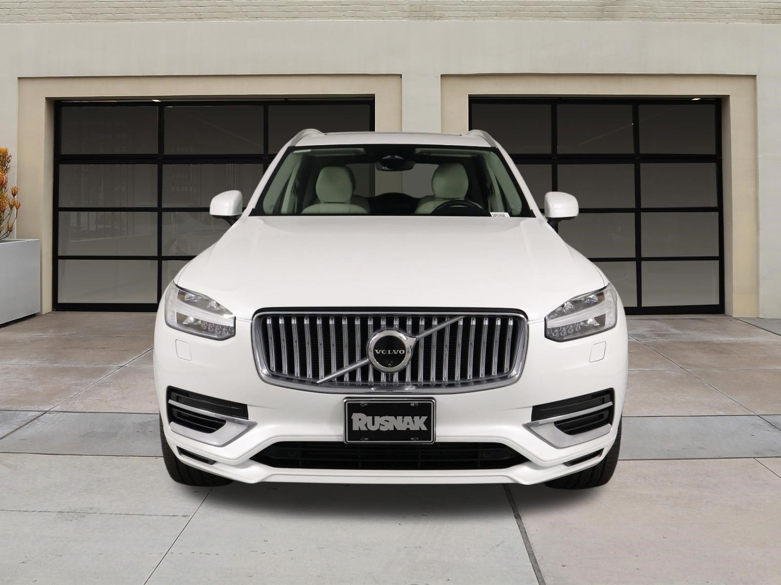 Certified 2025 Volvo XC90 T8 Plus w/ Protection Package Premier AWD/4WD image 6