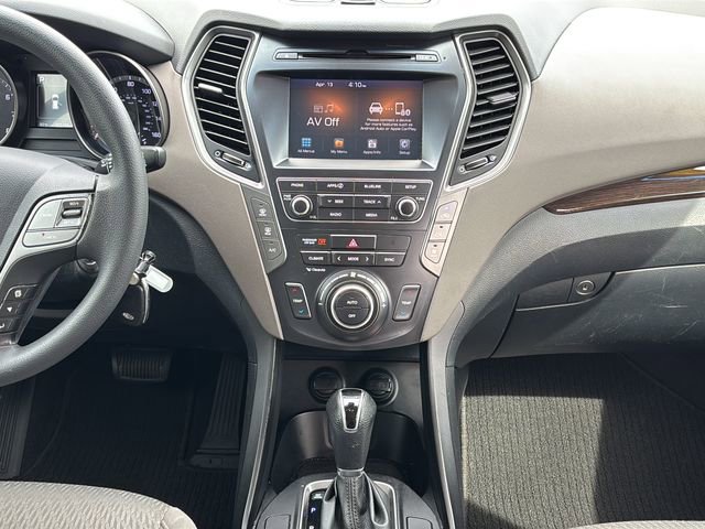 Used 2018 Hyundai Santa Fe SE image 18