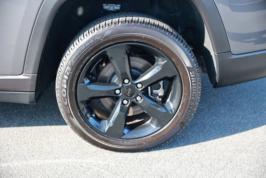 Used 2022 Jeep Grand Cherokee L Laredo RWD image 10