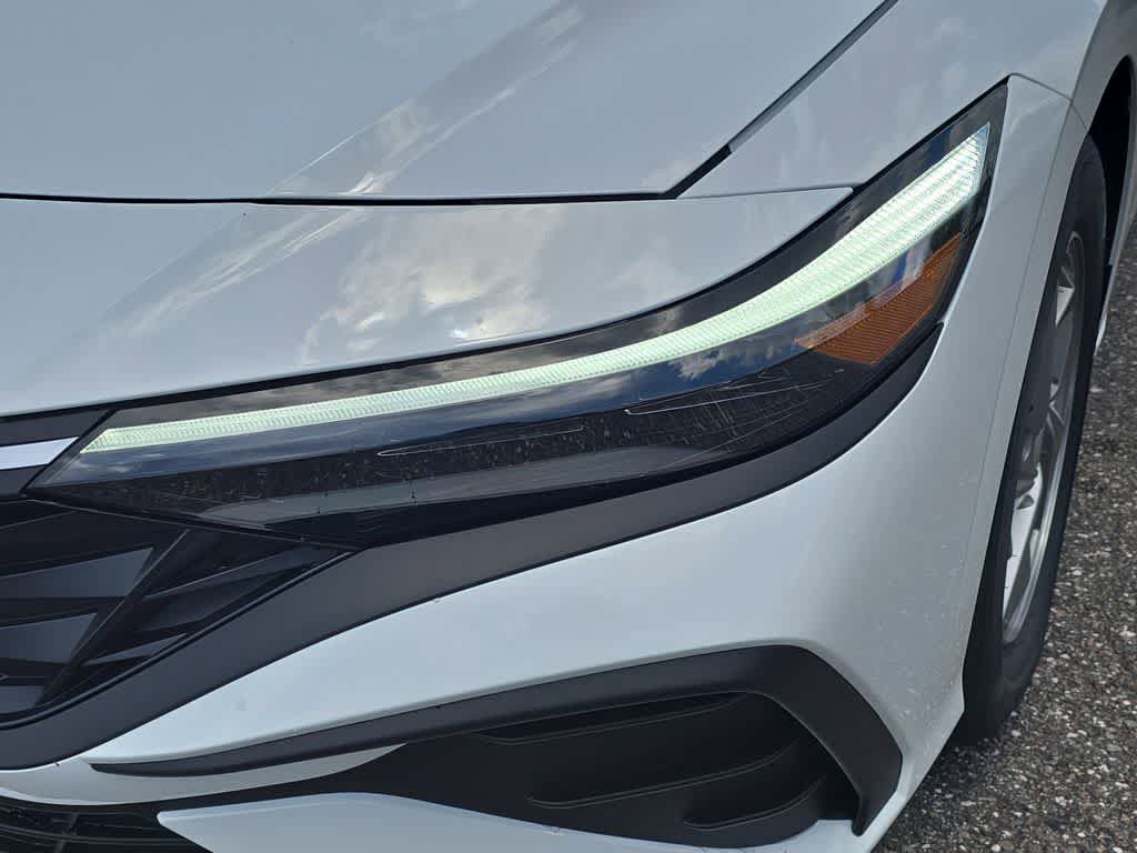 New 2026 Hyundai Elantra SE FWD image 11