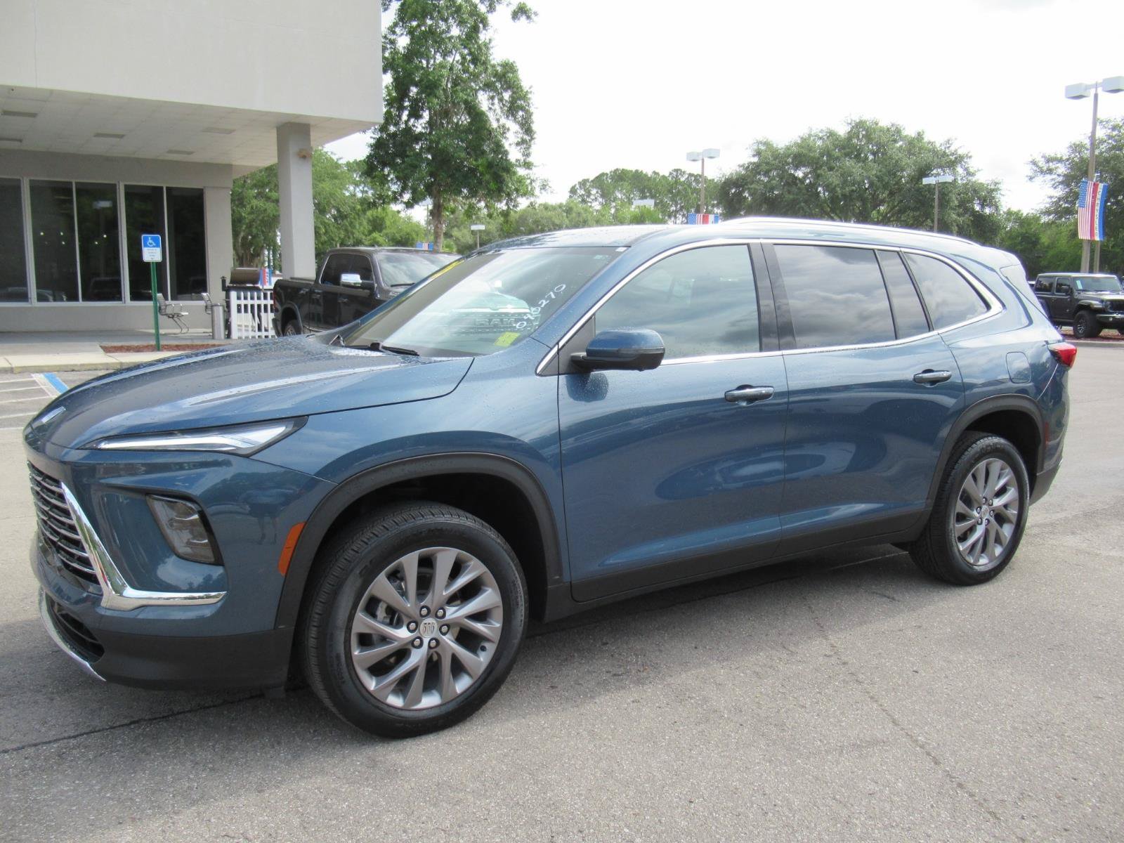 Used 2026 Buick Enclave Preferred FWD image 4