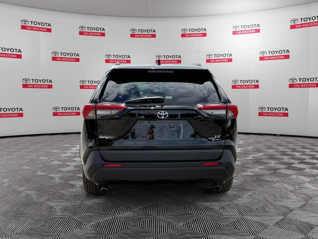Used 2025 Toyota RAV4 LE AWD/4WD image 6