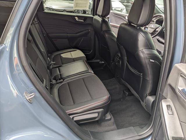 Used 2024 Ford Escape ST-Line w/ Tech Pack #1 AWD/4WD image 17