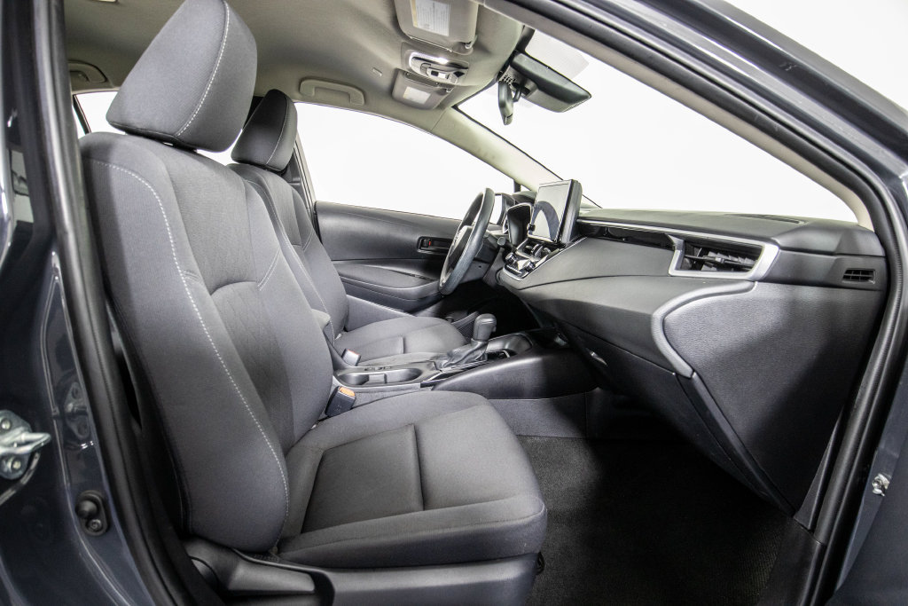 Used 2024 Toyota Corolla LE FWD image 10