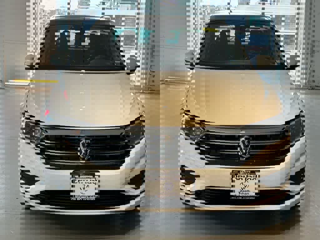 Used 2021 Volkswagen Jetta SEL image 2