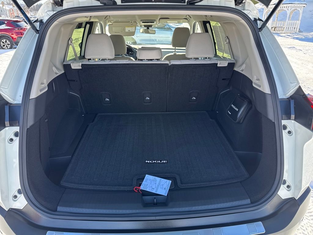 Used 2023 Nissan Rogue SV image 24