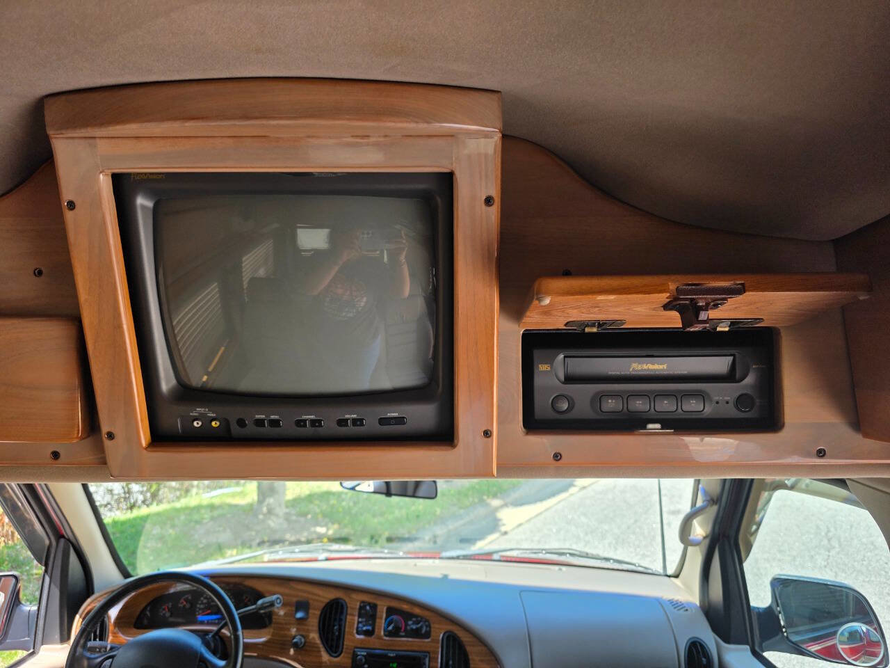 Used 2002 Ford E-150 and Econoline 150 image 25