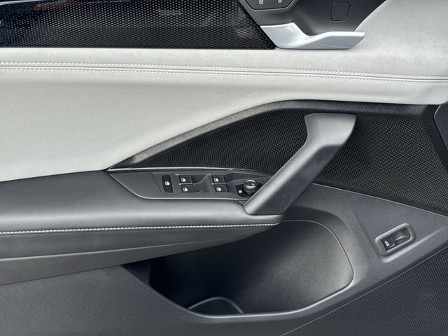 Certified 2025 Volkswagen Tiguan SE AWD/4WD image 23