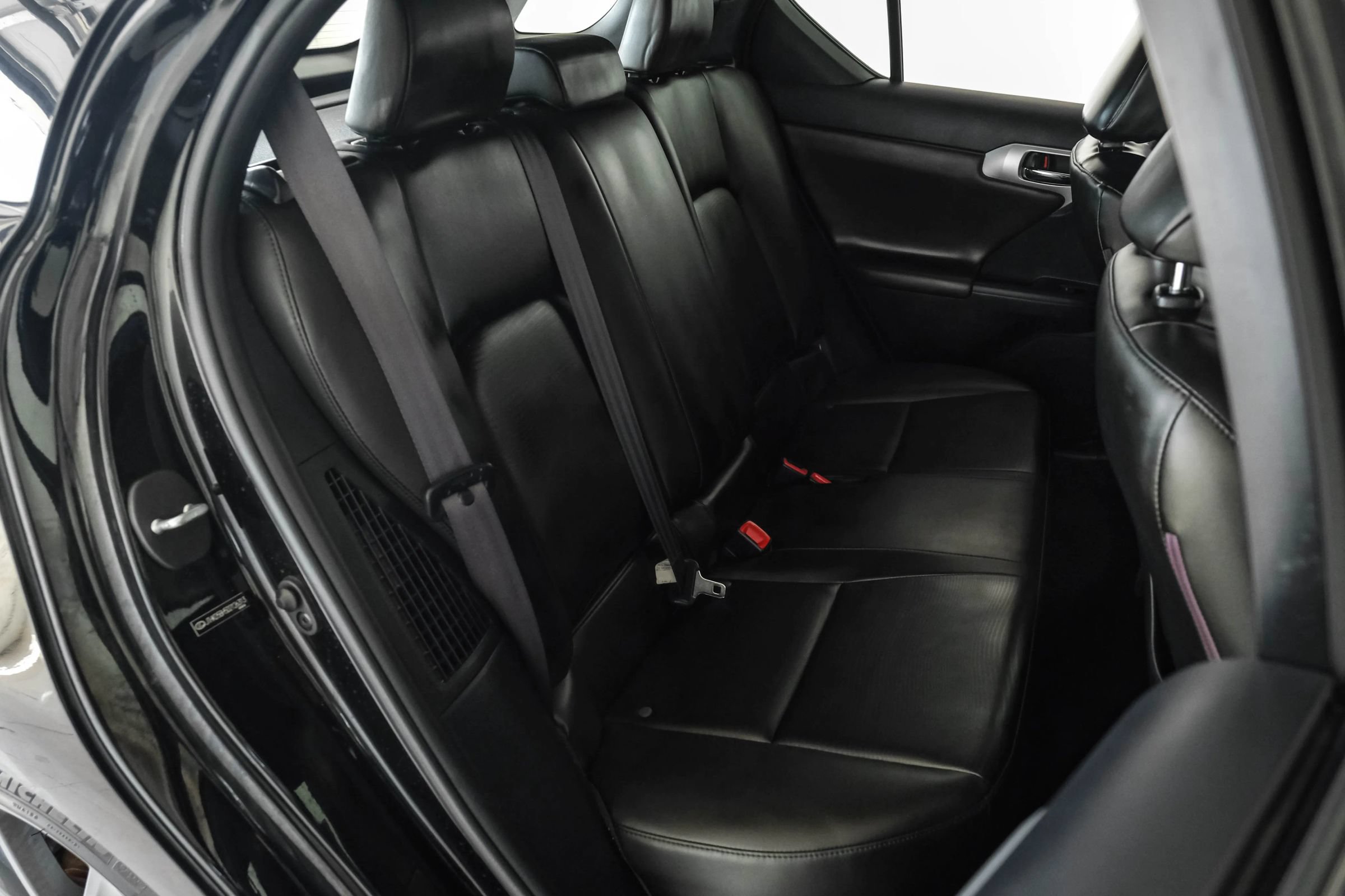 Used 2013 Lexus CT 200h w/ F Sport Pkg w/Nuluxe Trim FWD image 28