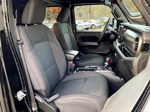 Used 2023 Jeep Gladiator Sport image 7