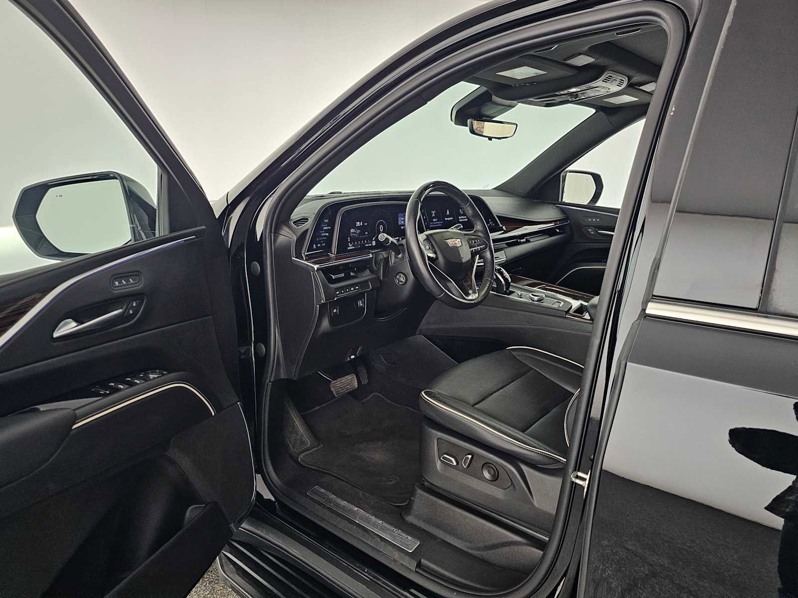 Used 2023 Cadillac Escalade Premium Luxury image 20