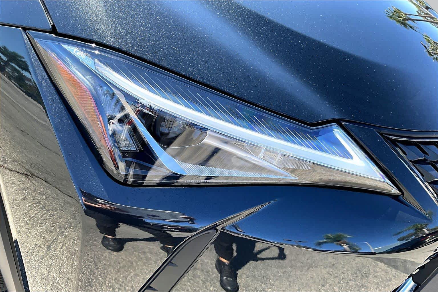Used 2022 Lexus UX 200 w/ Accessory Package (Z1) FWD image 26