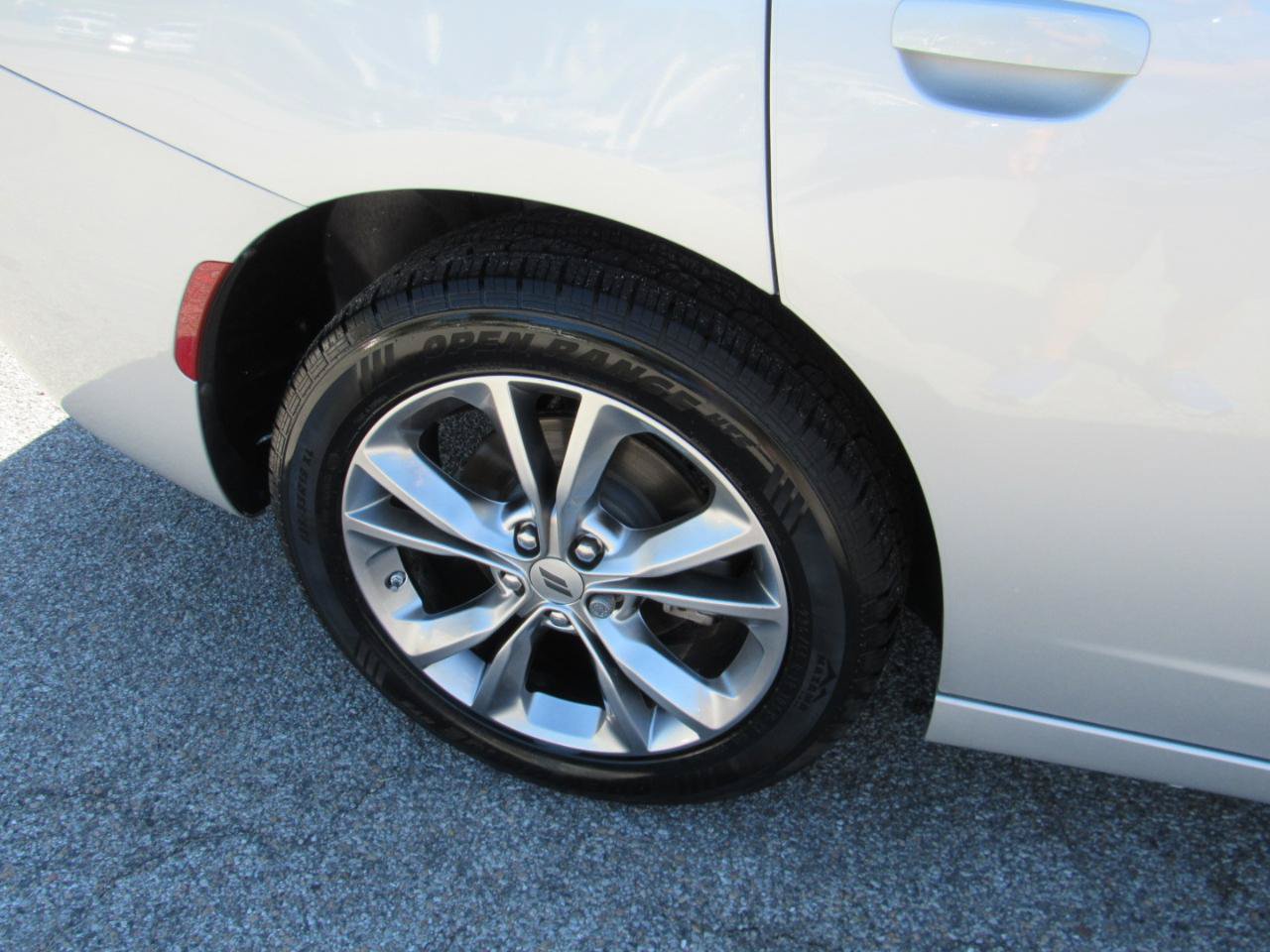 Used 2023 Dodge Charger SXT w/ Blacktop Special Edition AWD/4WD image 4