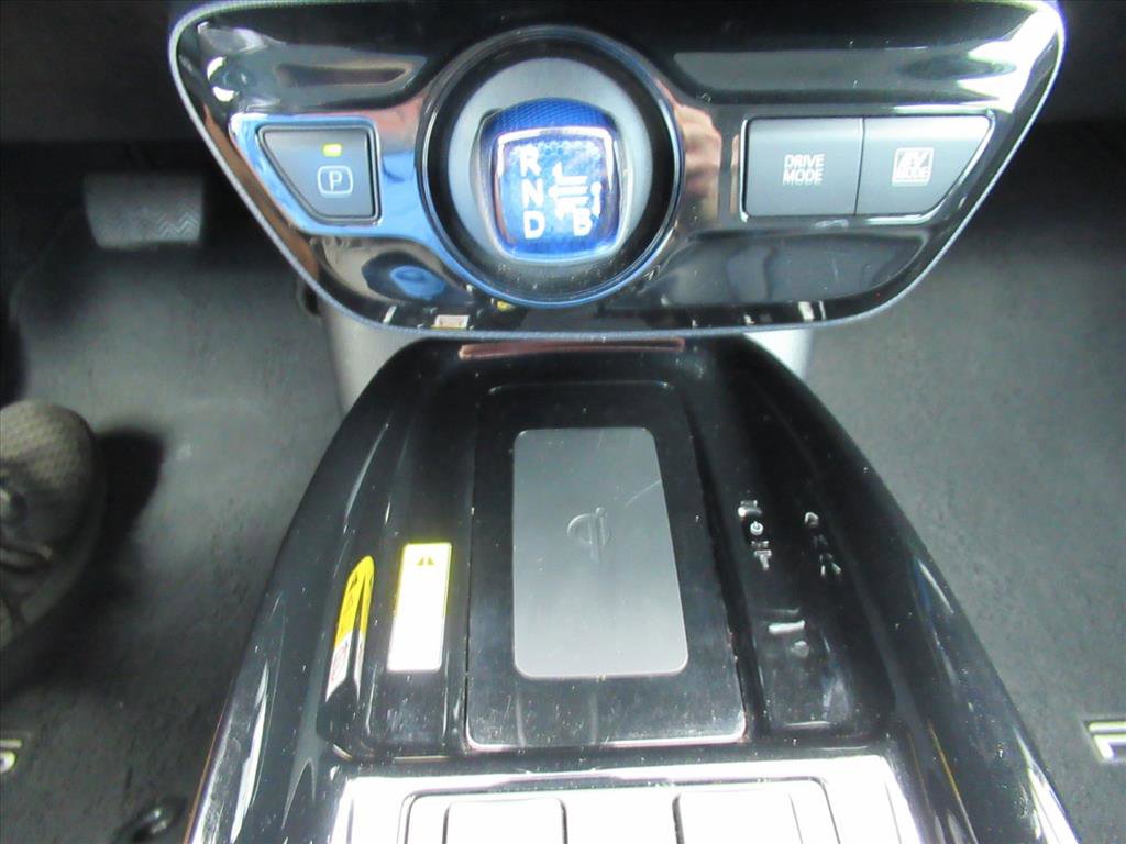 Used 2021 Toyota Prius Limited image 24