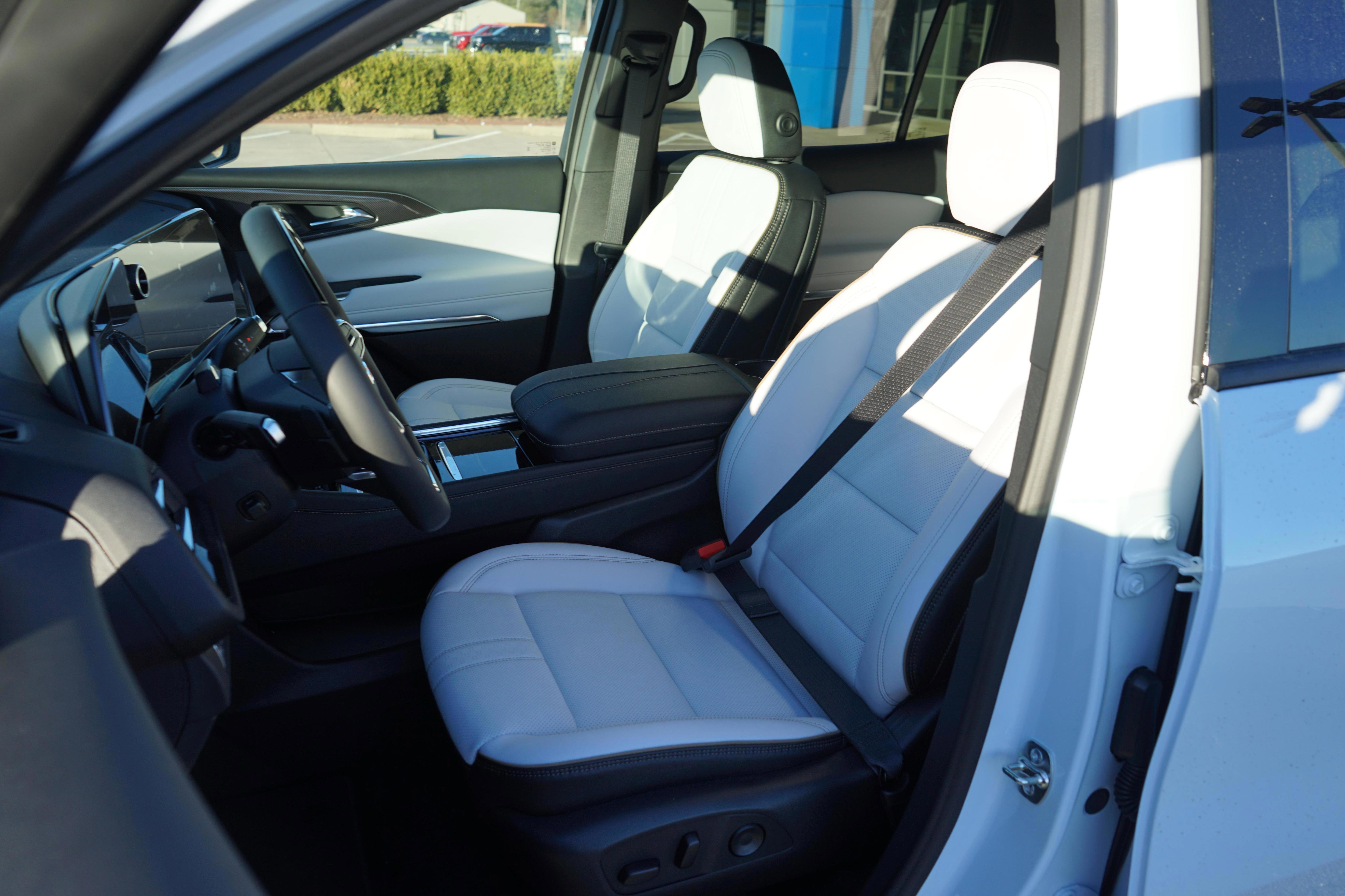 New 2026 Chevrolet Traverse High Country image 9