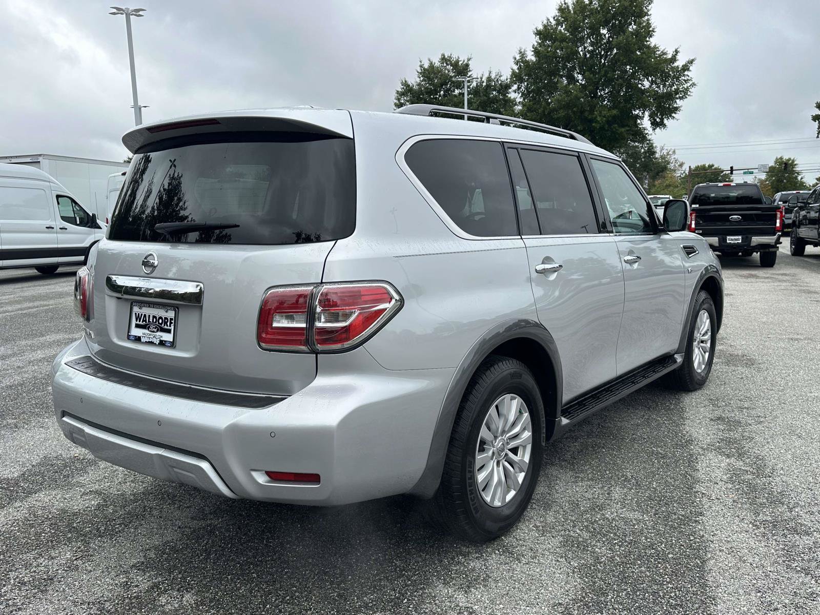 Used 2017 Nissan Armada SV AWD/4WD image 6