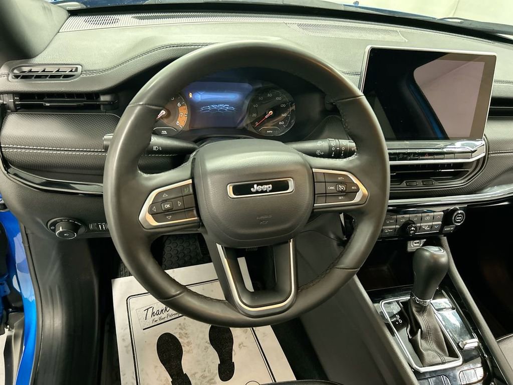 Used 2024 Jeep Compass Latitude w/ Convenience Group image 4