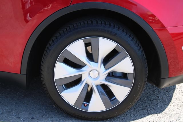 Used 2024 Tesla Model Y Long Range AWD/4WD image 7
