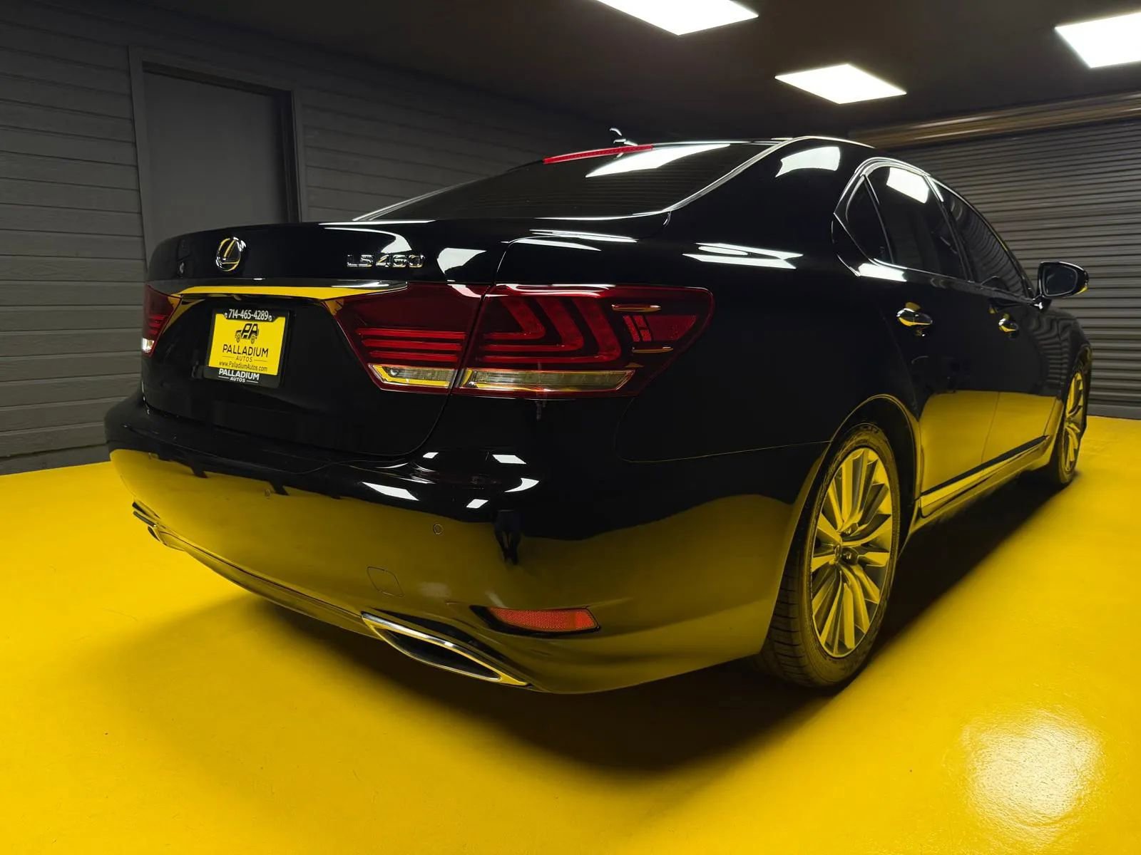 Used 2013 Lexus LS 460 w/ Comfort Pkg image 6
