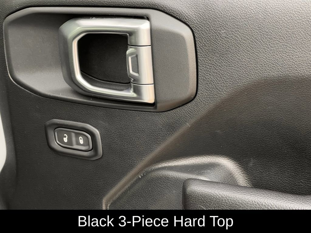 Used 2024 Jeep Wrangler Unlimited Rubicon w/ Technology Group image 32