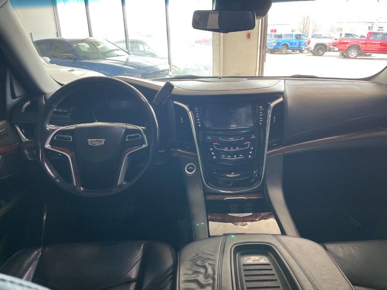 Used 2018 Cadillac Escalade ESV Luxury AWD/4WD image 22