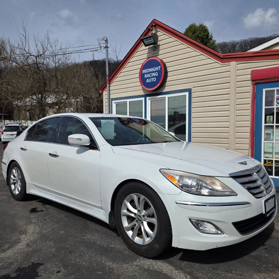 Used 2013 Hyundai Genesis 3.8 image 7