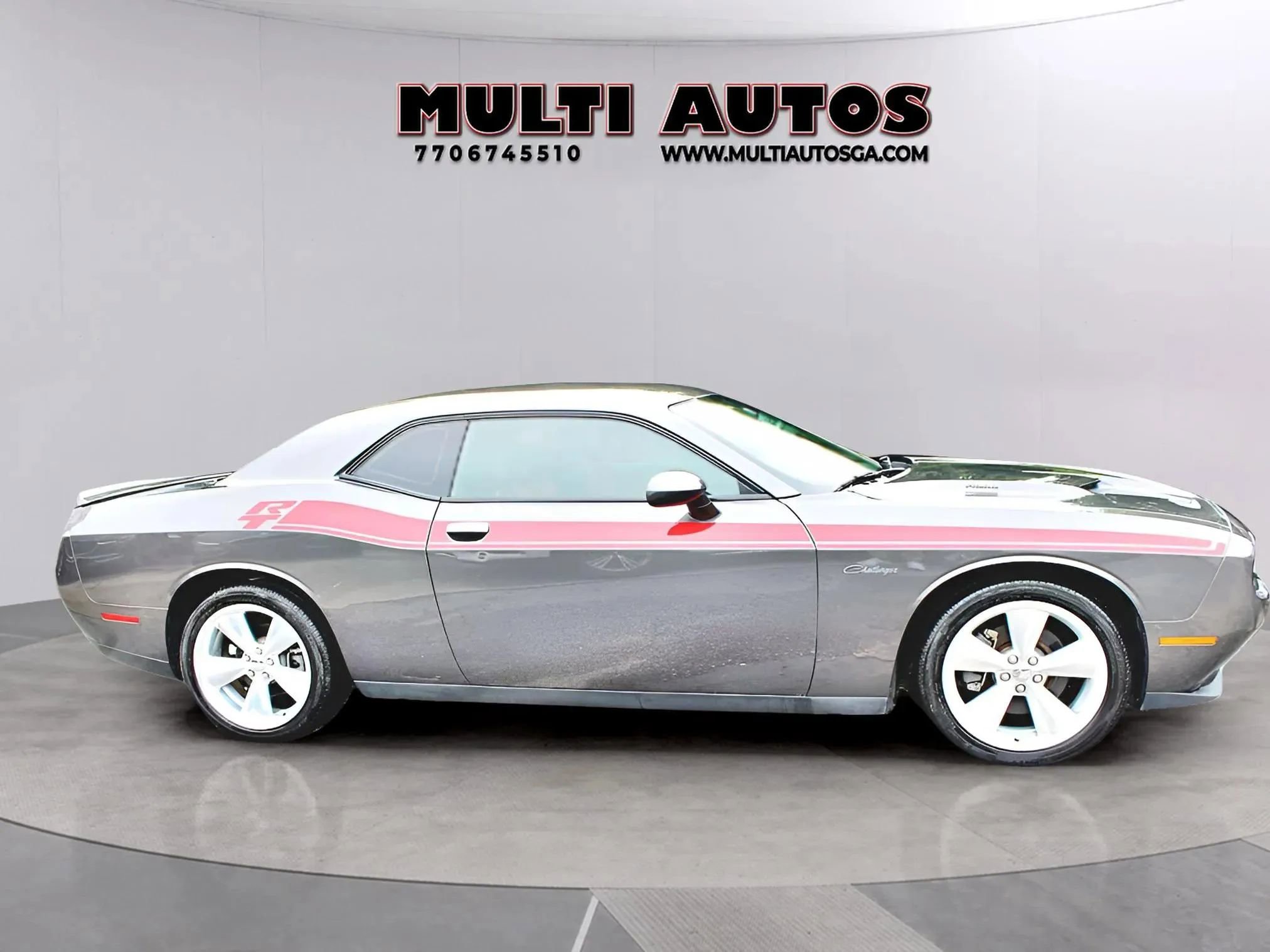 Used 2015 Dodge Challenger R/T Plus image 2