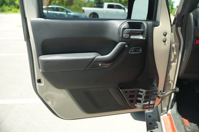 Used 2017 Jeep Wrangler Unlimited Rubicon AWD/4WD image 14