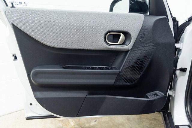 Used 2025 MINI Cooper 4-Door Hardtop image 14