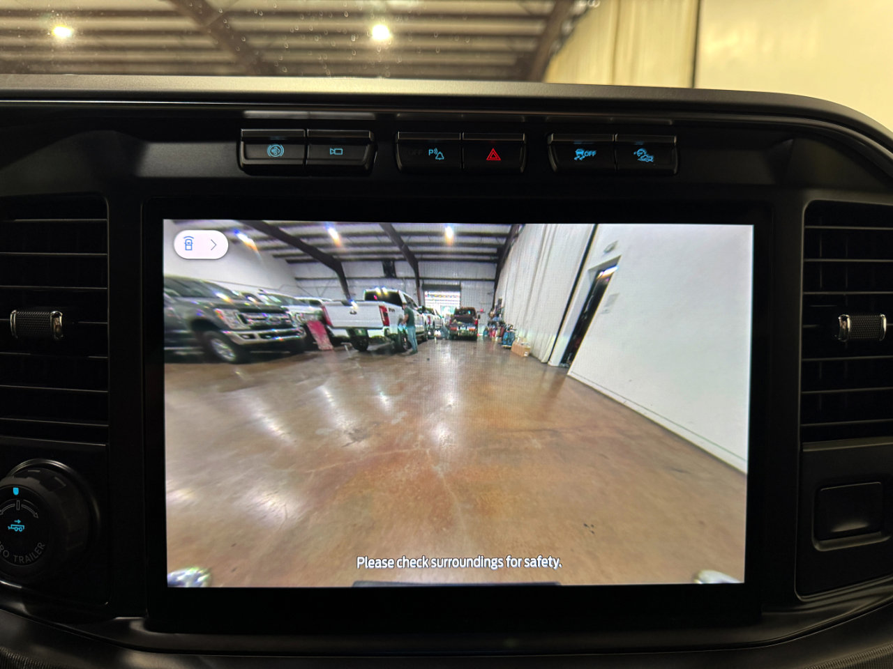 Used 2023 Ford F250 Platinum w/ Tremor Off-Road Package image 39