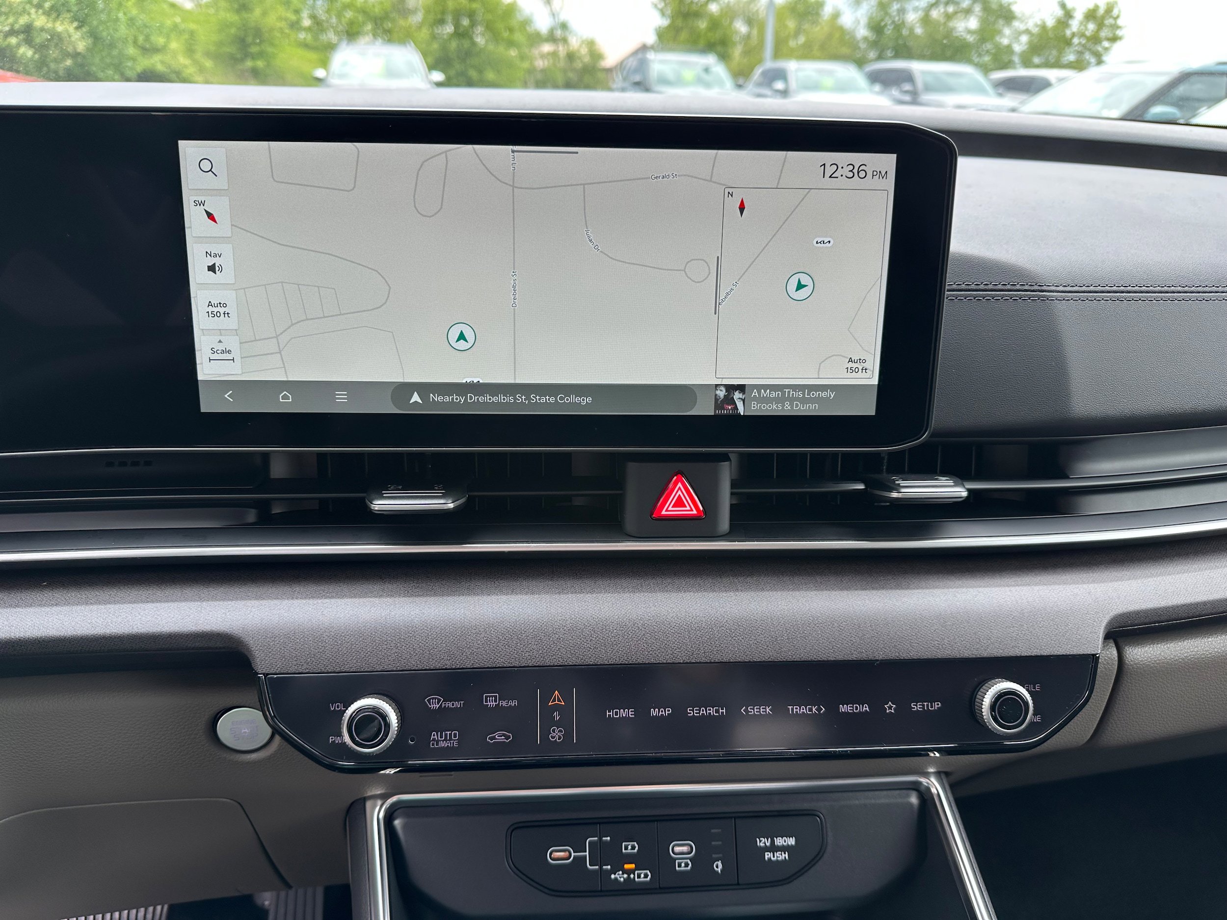 New 2026 Kia Carnival EX FWD image 35