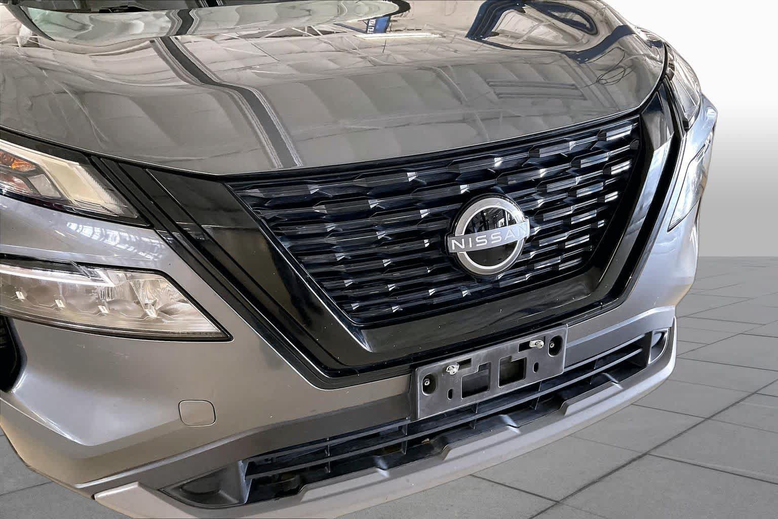 Used 2023 Nissan Rogue SV w/ SV Premium Package FWD image 30