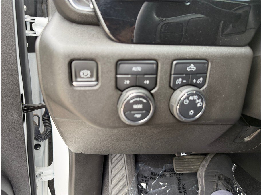 Used 2023 Chevrolet Silverado 1500 LT AWD/4WD image 26