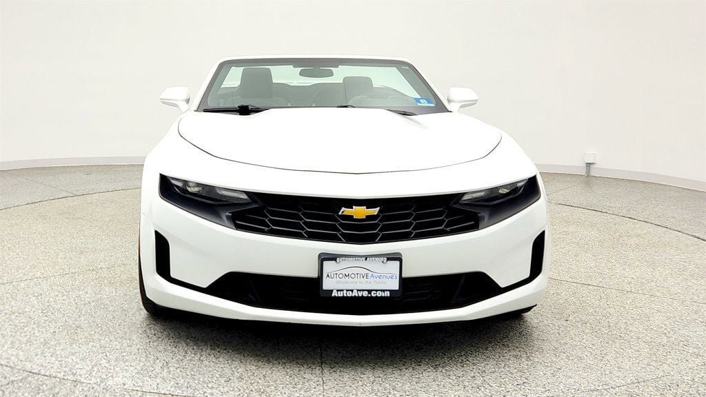 Used 2020 Chevrolet Camaro LT RWD image 2