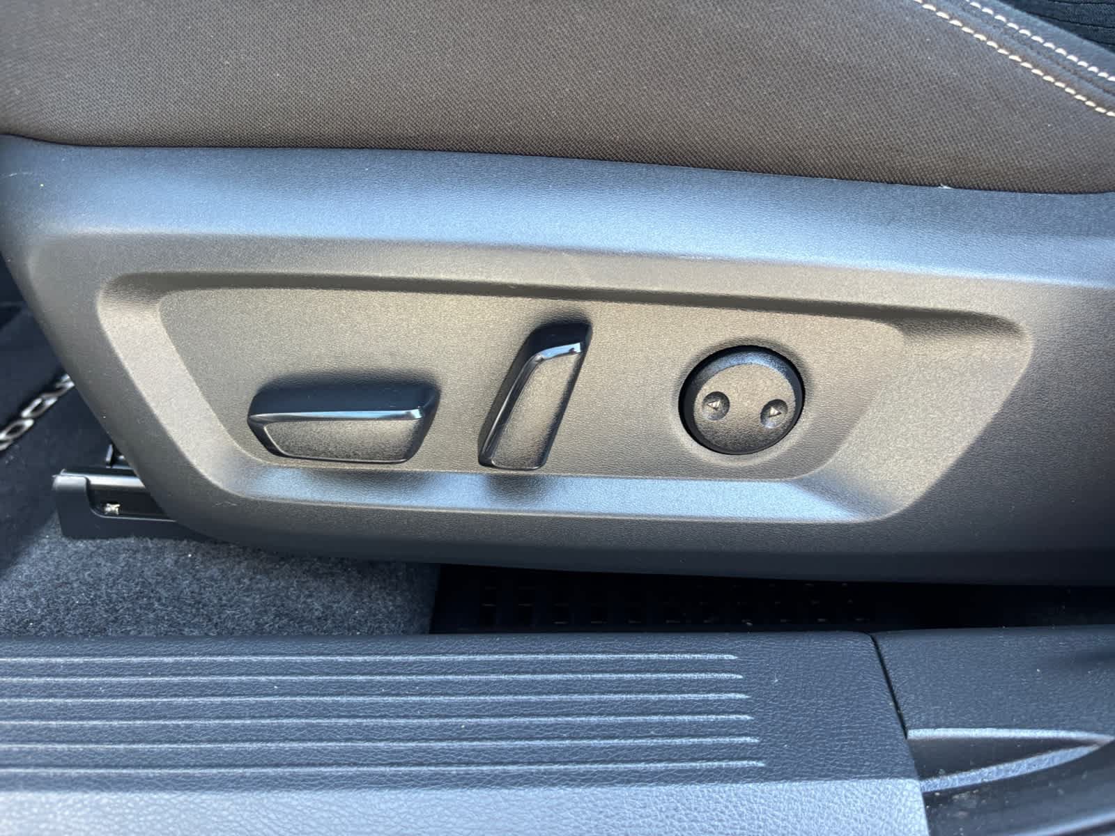 Certified 2023 Nissan Rogue SV FWD image 18