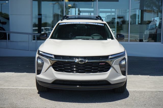 Used 2026 Chevrolet Trax RS w/ Sunroof Package FWD image 3