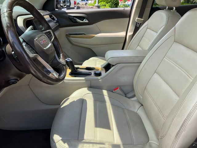 Used 2017 GMC Acadia Denali w/ Technology Package FWD image 5
