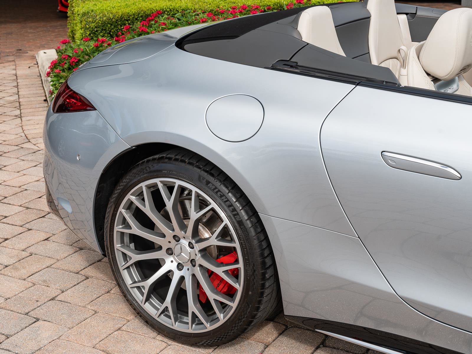 Used 2022 Mercedes-Benz SL 55 AMG 4MATIC image 40