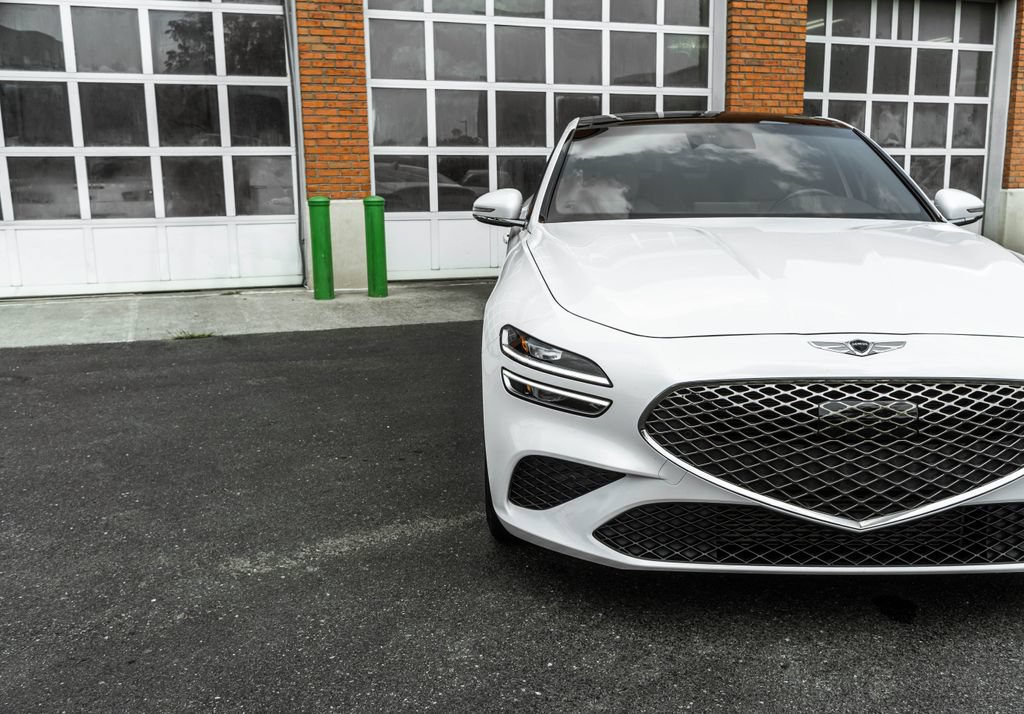 Used 2022 Genesis G70 2.0T w/ Prestige Package AWD/4WD image 36