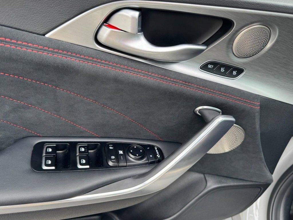 Used 2023 Kia Stinger GT2 image 16