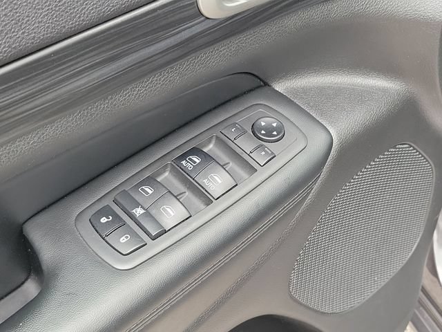 Used 2019 Jeep Grand Cherokee Altitude AWD/4WD image 19