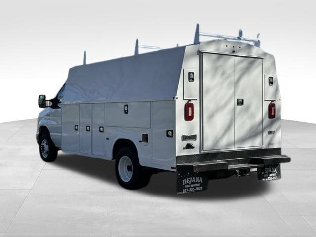 New 2024 Ford E-450 and Econoline 450 Super Duty w/ Power Windows & Locks Group RWD image 7