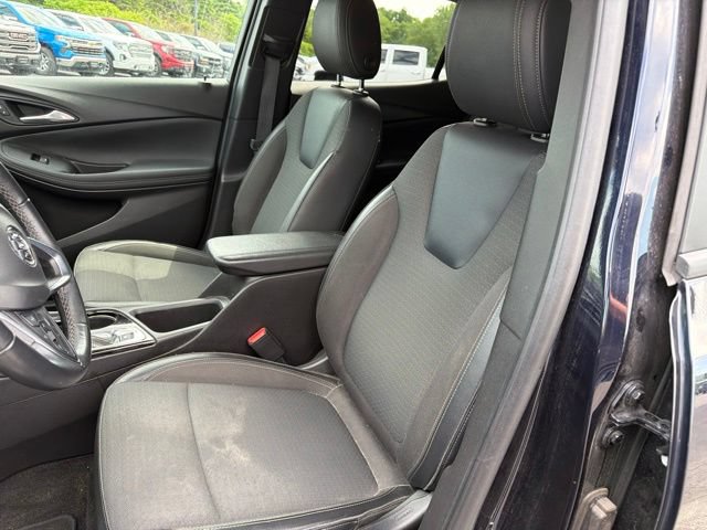 Used 2021 Buick Encore GX Preferred w/ Cold Weather Comfort Package AWD/4WD image 18